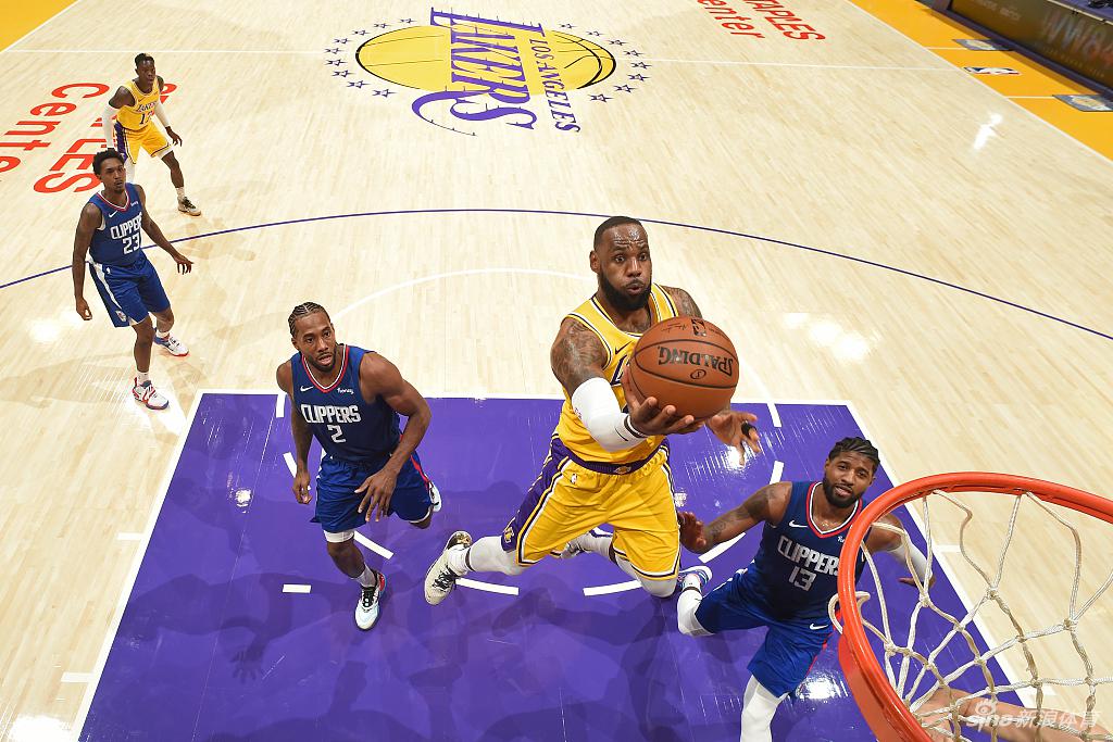 [NBA揭幕战]快船116-109湖人 泡椒33分力压詹姆斯