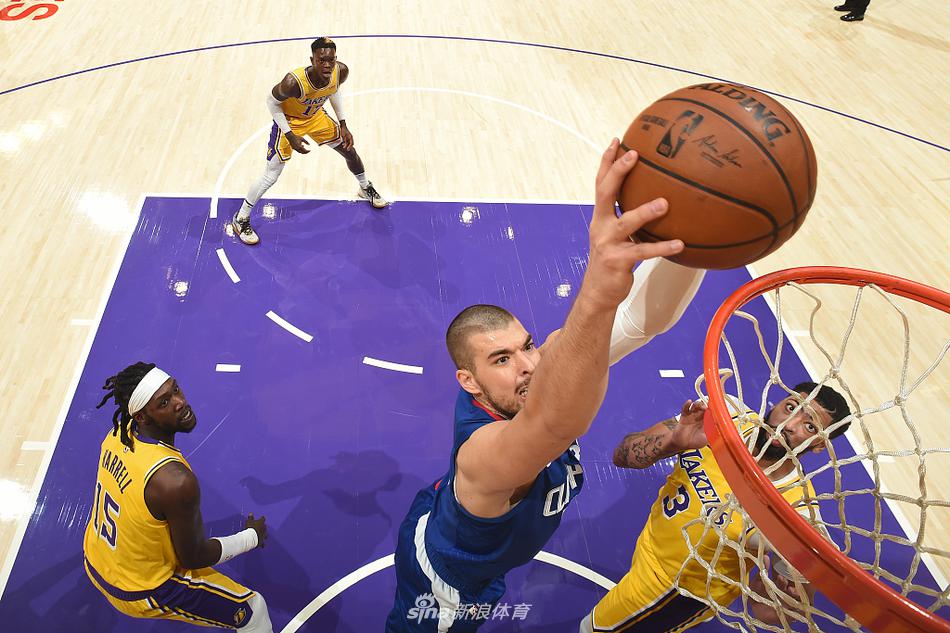 [NBA揭幕战]快船116-109湖人 泡椒33分力压詹姆斯