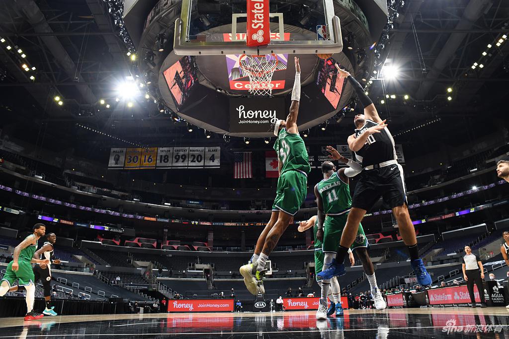 [NBA常规赛]独行侠124-73快船 创NBA新纪录