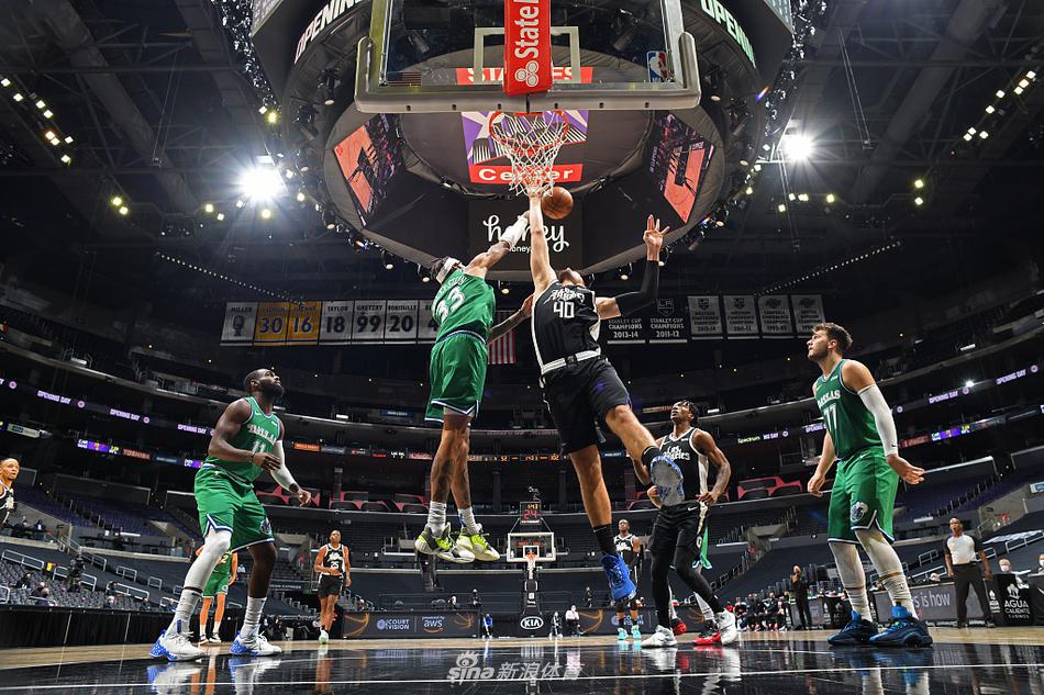 [NBA常规赛]独行侠124-73快船 创NBA新纪录