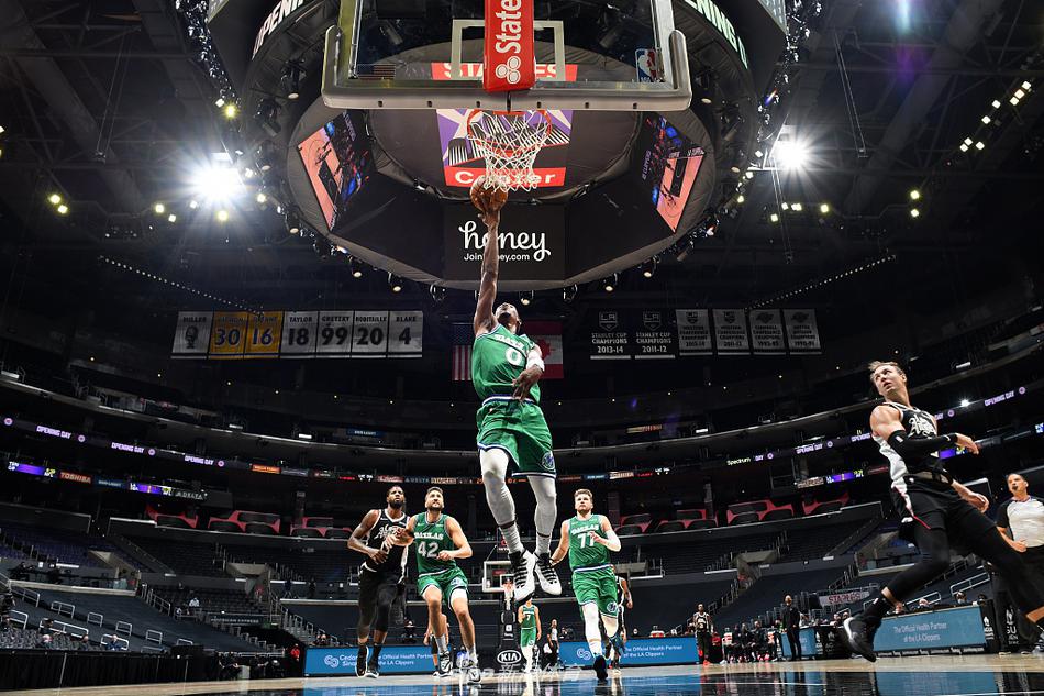 [NBA常规赛]独行侠124-73快船 创NBA新纪录