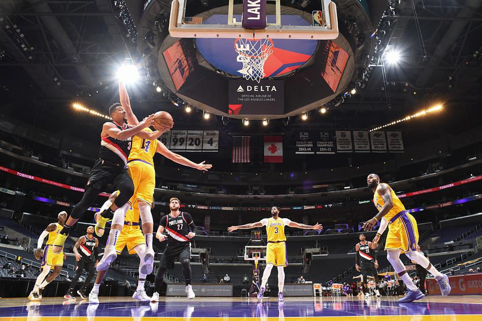 [NBA常规赛]开拓者115-107湖人