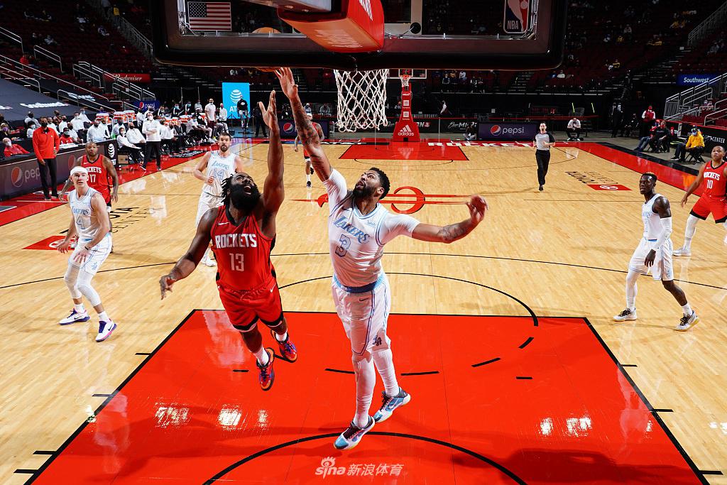 [NBA]湖人120-102火箭 詹姆斯18+7+7