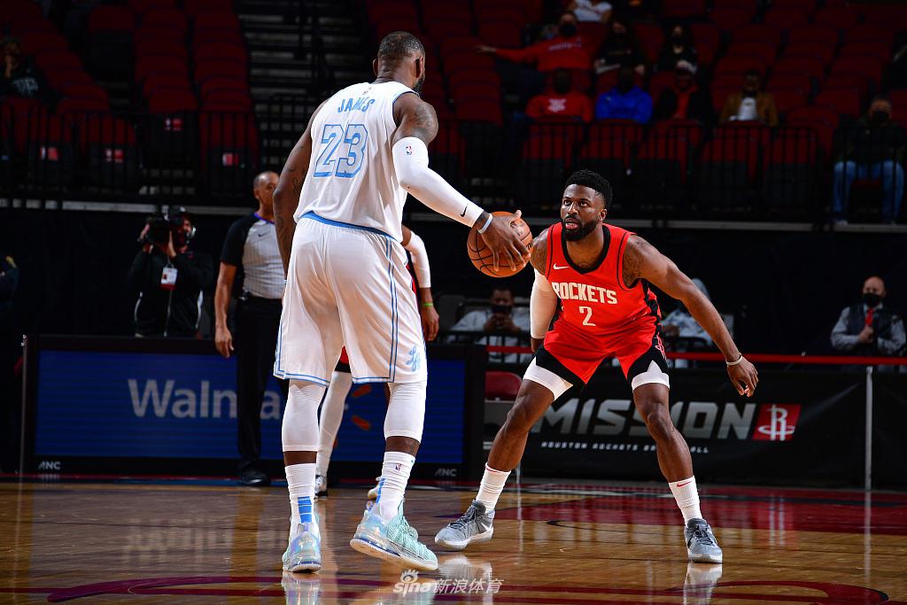 [NBA]湖人120-102火箭 詹姆斯18+7+7