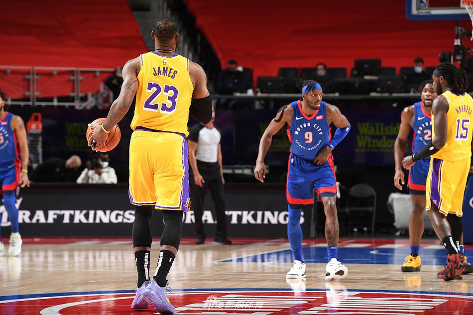 [NBA常规赛]湖人92-107活塞