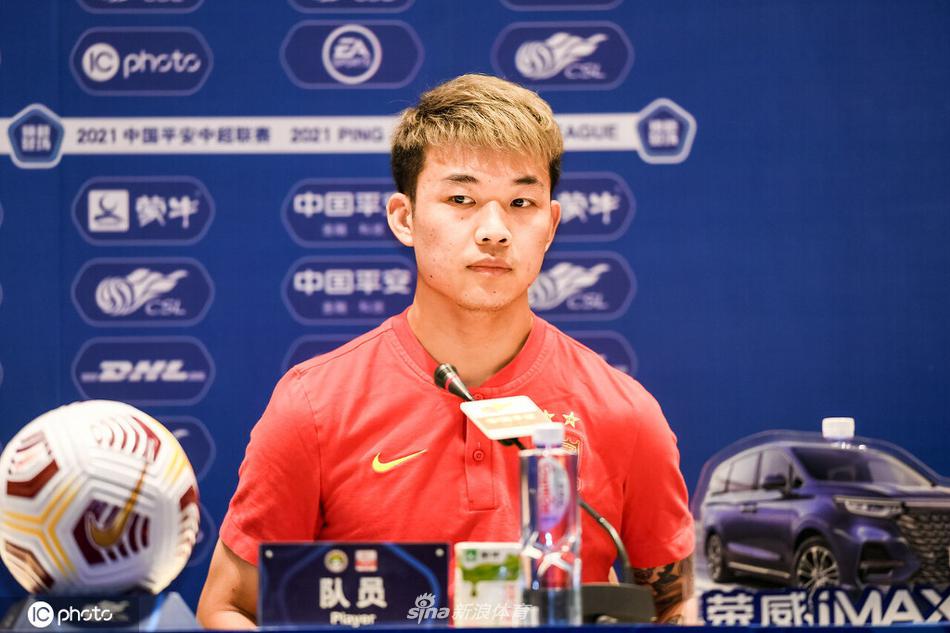 广州队赛前新闻发布会 卡纳瓦罗携严鼎皓出席