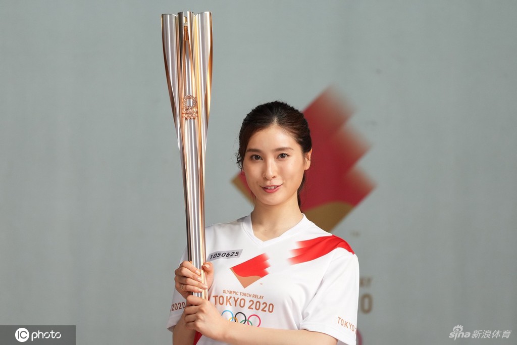 奥运火炬于东京传递第6日 女星土屋太凤参加传递