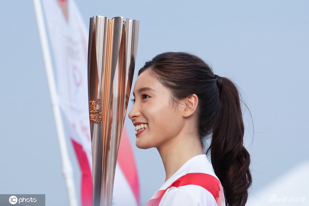 奥运火炬于东京传递第6日 女星土屋太凤参加传递