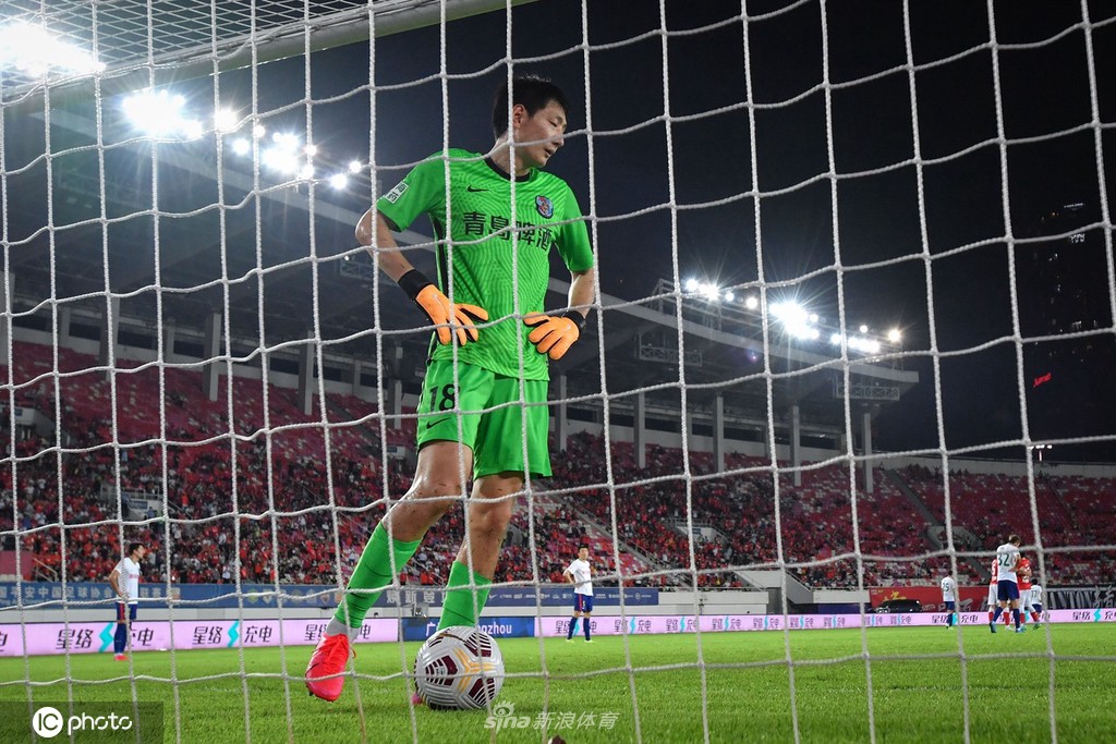 [中超]广州队5-0青岛队 艾克森帽子戏法