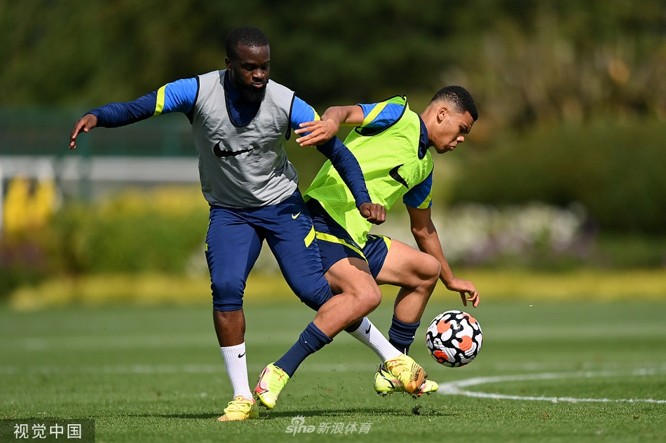 凯恩领衔热刺训练备战