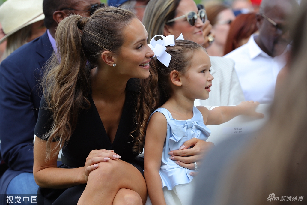 棒球传奇球星杰特美妻抢镜 乔丹都跟她搭讪