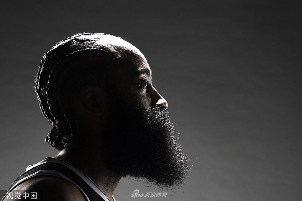 [NBA]篮网媒体日拍摄官方写真 欧文缺席