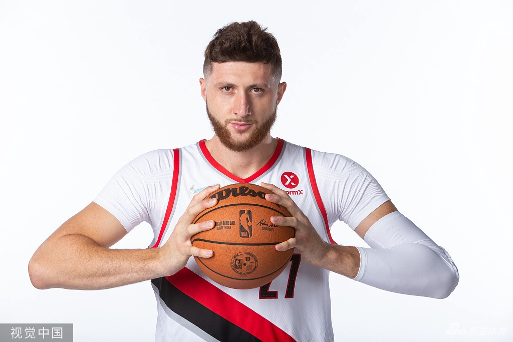 开拓者队媒体日拍摄新赛季写真