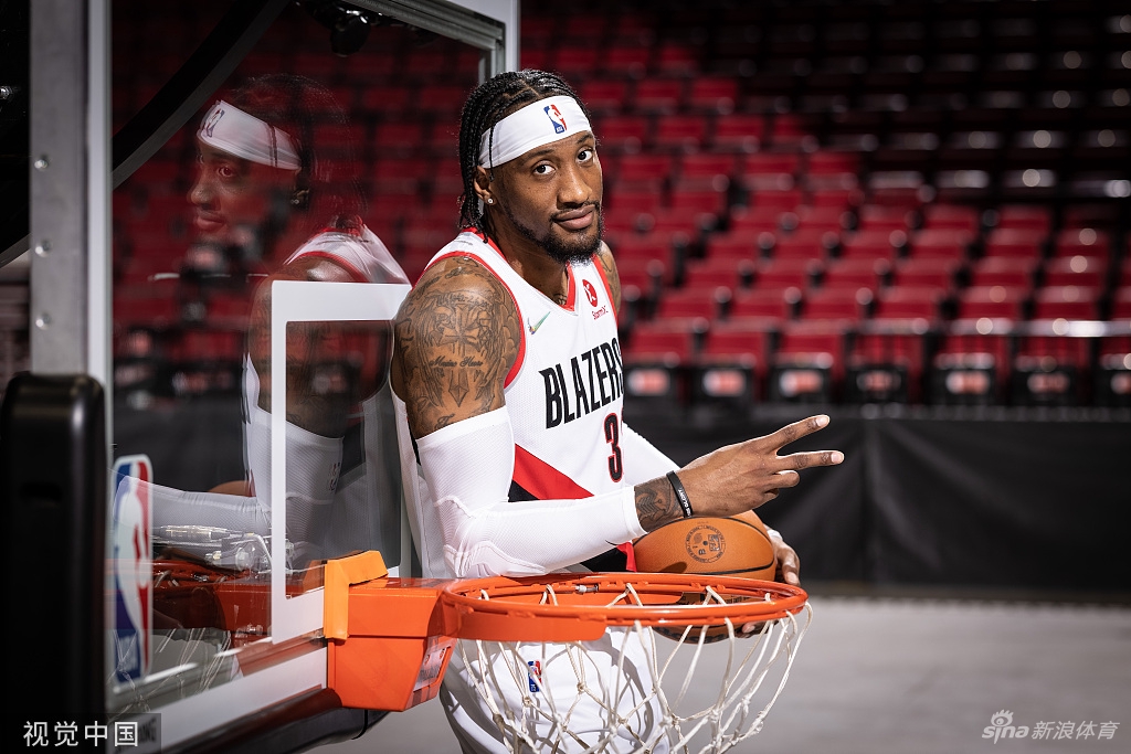 开拓者队媒体日拍摄新赛季写真