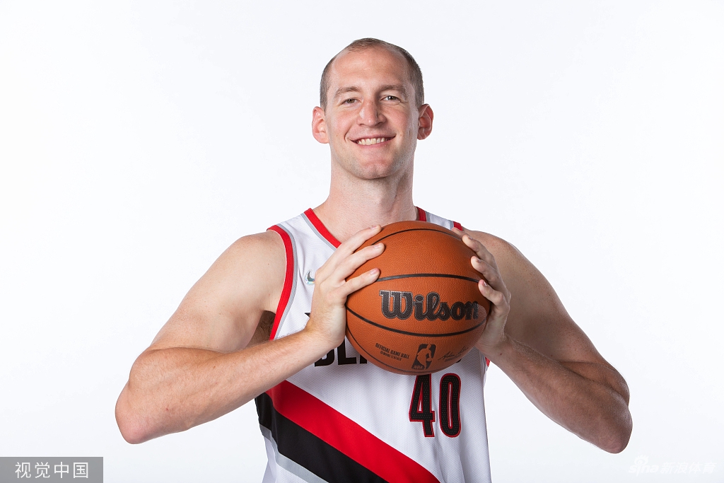 开拓者队媒体日拍摄新赛季写真