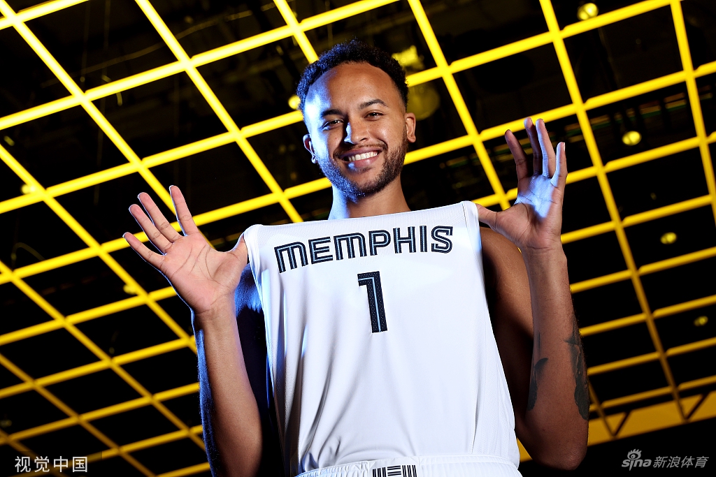 灰熊队媒体日拍摄新赛季写真