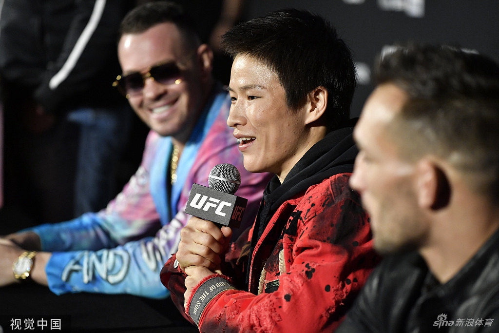 削发明志！张伟丽与老对手罗斯对视