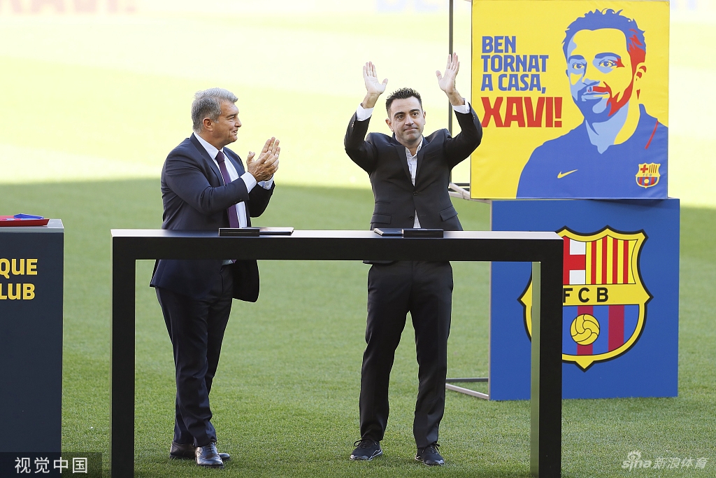 巴萨新帅哈维亮相：将奖杯带回诺坎普