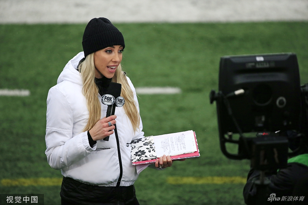 妇女能顶半边天！女记者实力与颜值并存