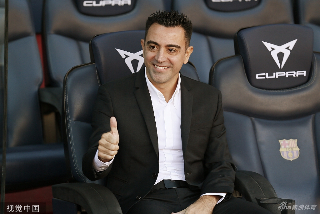 巴萨新帅哈维亮相：将奖杯带回诺坎普