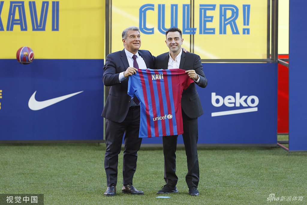 巴萨新帅哈维亮相：将奖杯带回诺坎普