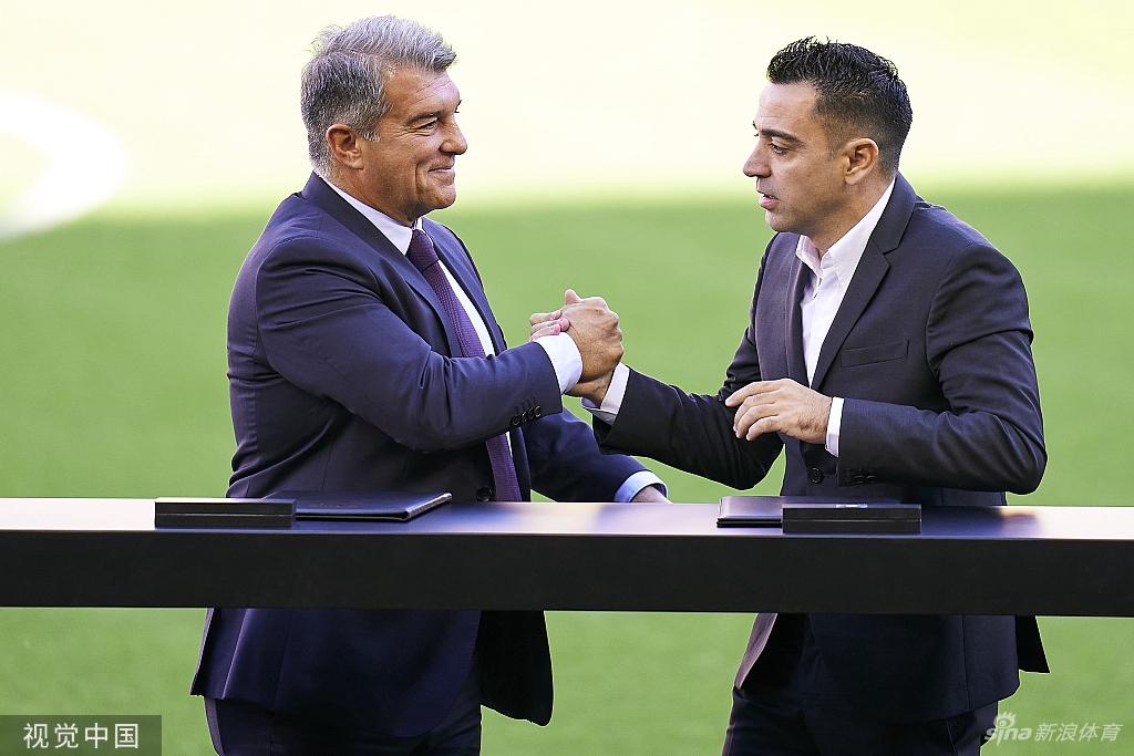 巴萨新帅哈维亮相：将奖杯带回诺坎普