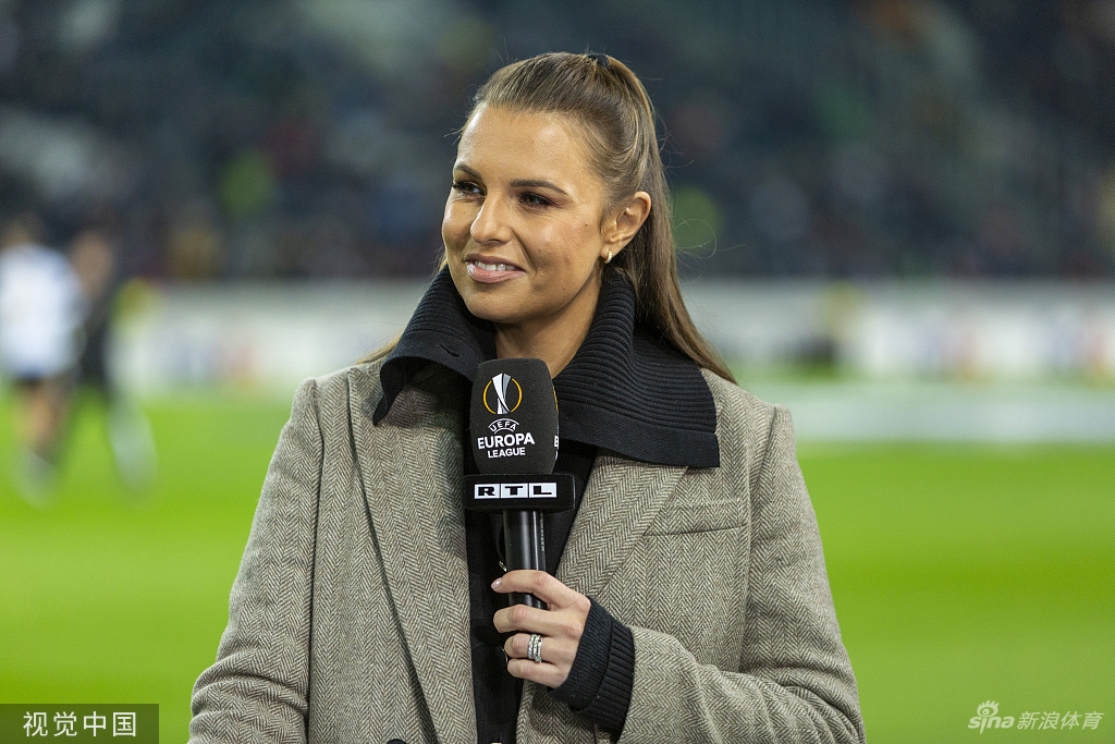 妇女能顶半边天！女记者实力与颜值并存