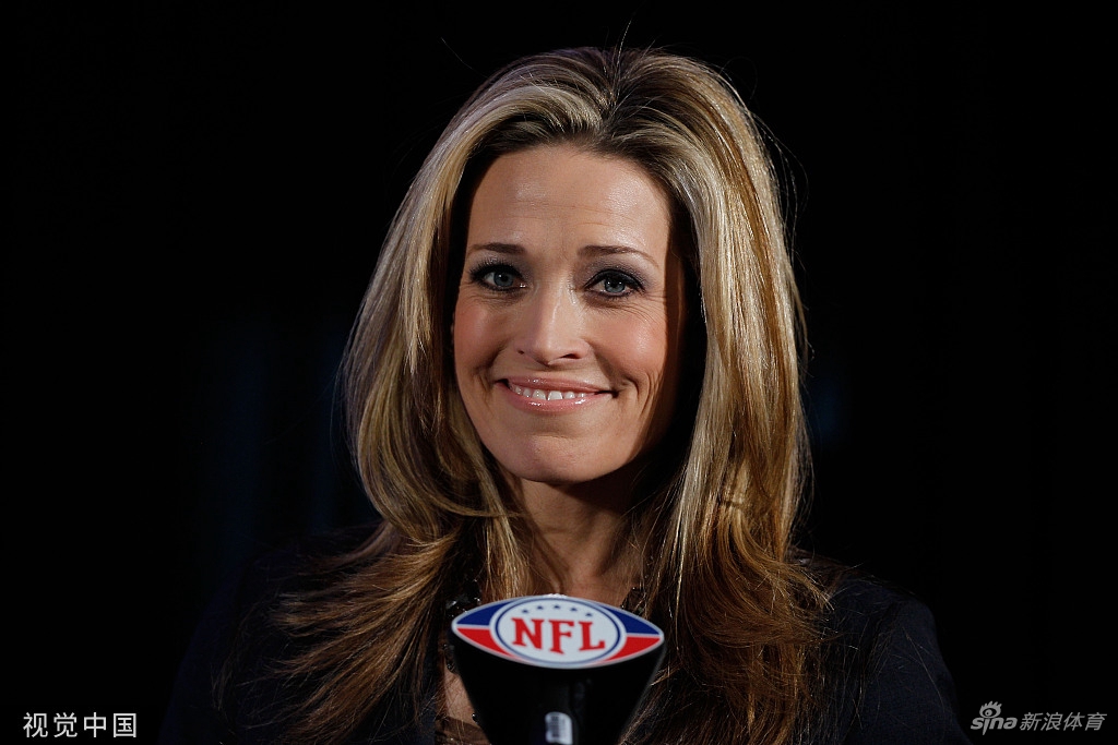 妇女能顶半边天！女记者实力与颜值并存