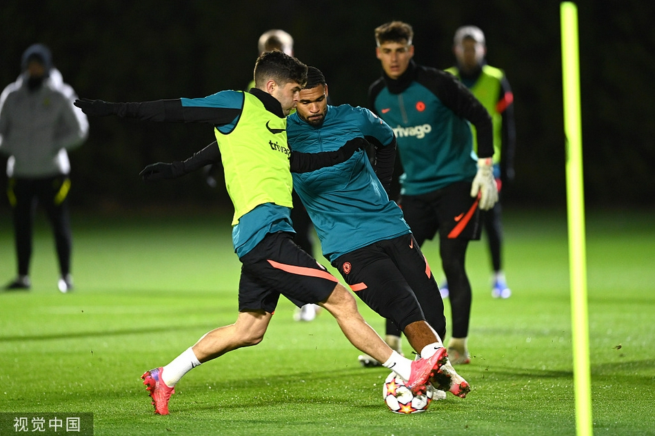 切尔西训练备战 卢卡库回归心情大好