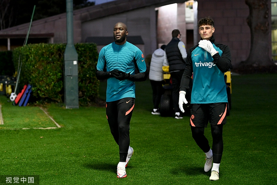 切尔西训练备战 卢卡库回归心情大好