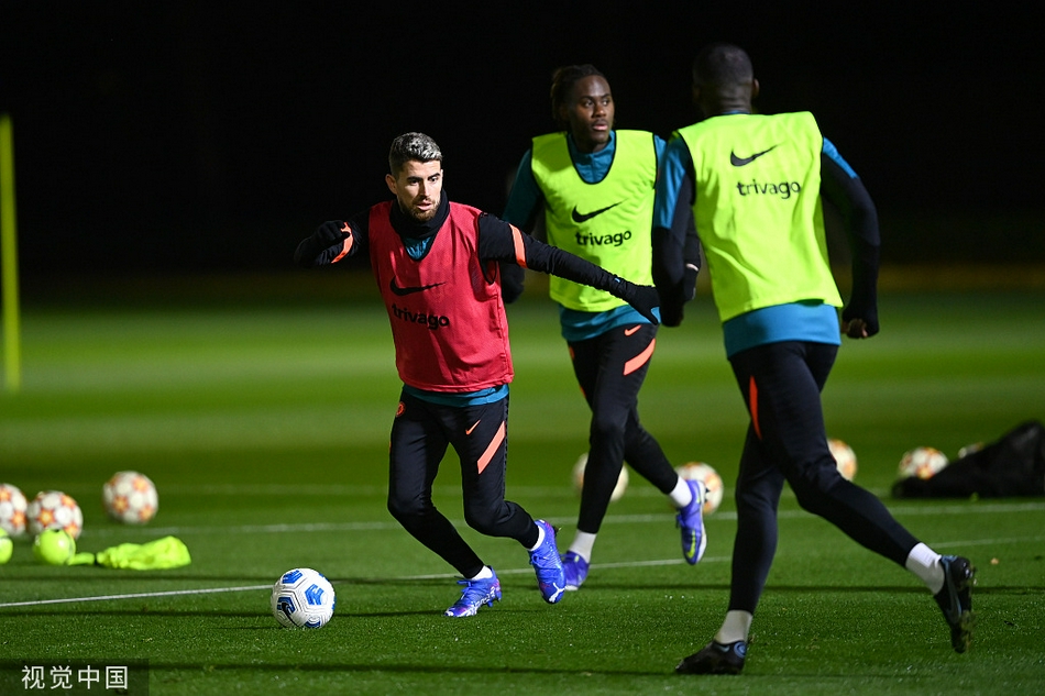 切尔西训练备战 卢卡库回归心情大好