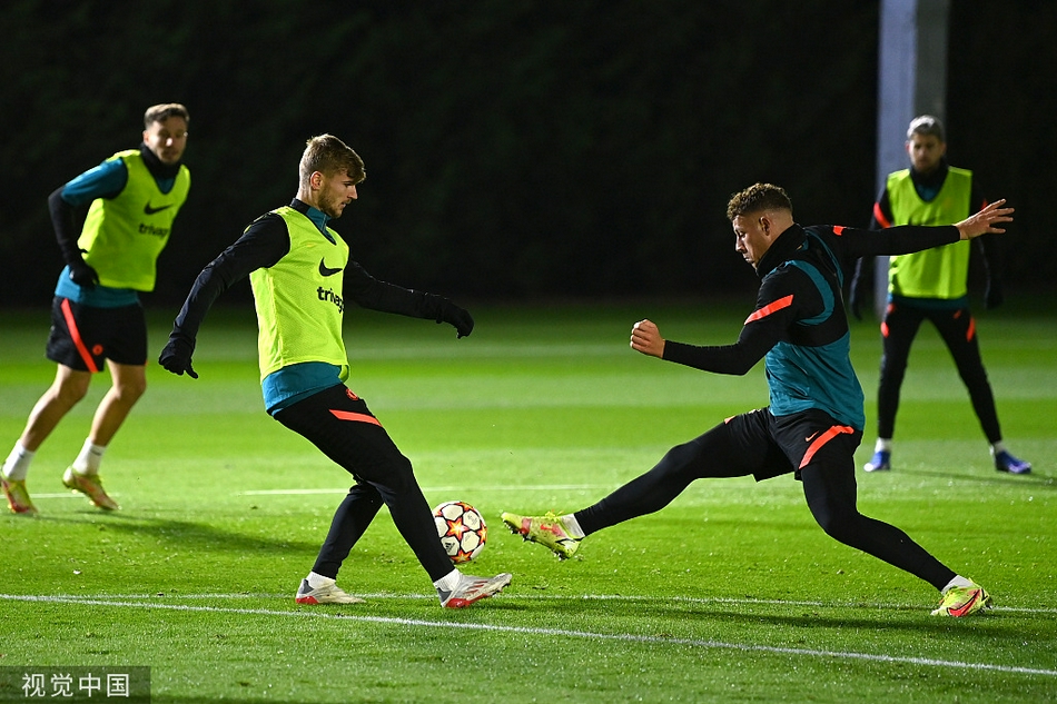 切尔西训练备战 卢卡库回归心情大好