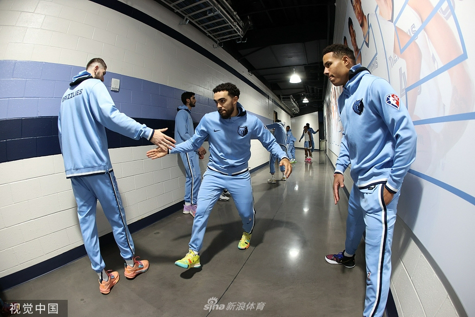 [NBA]雷霆79-152灰熊 狂输73分！