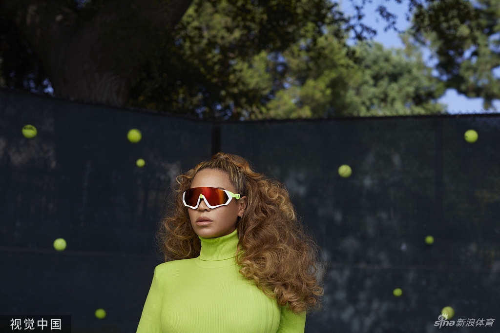 时尚！哈登联手碧昂斯拍摄运动广告大片