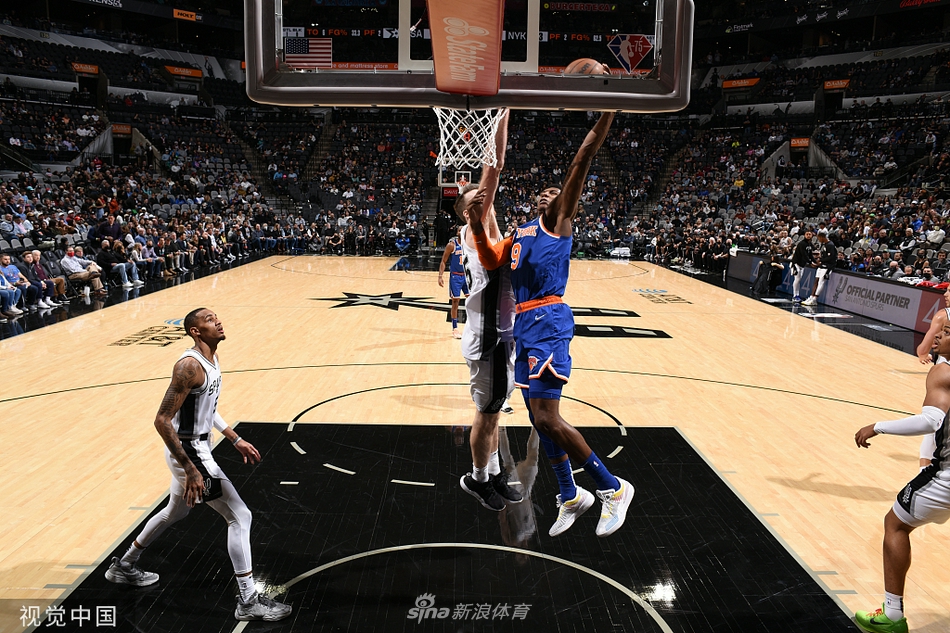[NBA常规赛]尼克斯121-109马刺