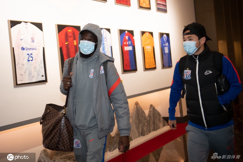 敦比亚与钱杰给