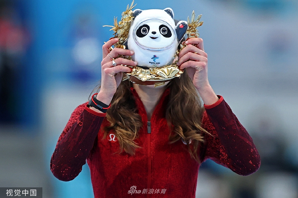 北京冬奥吉祥物冰墩墩火爆引追捧