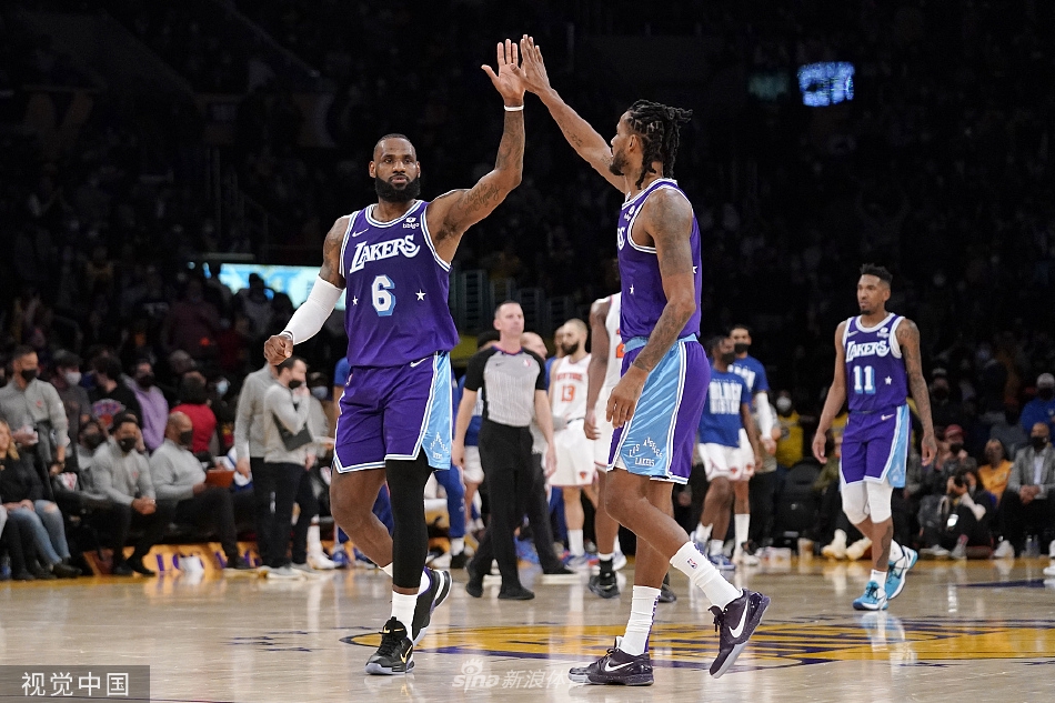 [NBA]尼克斯115-122湖人 詹皇复出砍三双