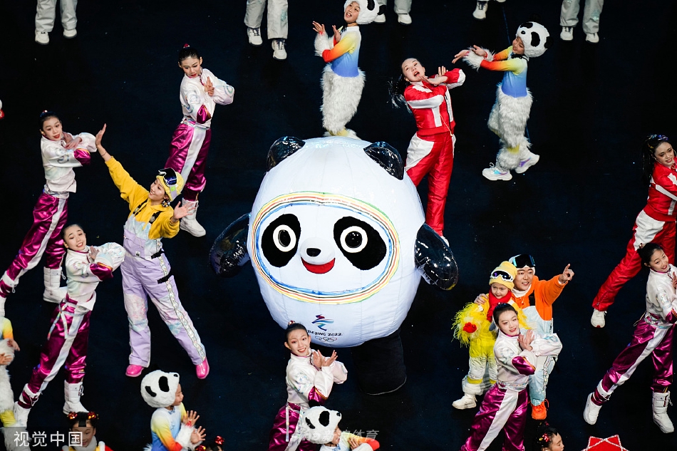北京冬奥吉祥物冰墩墩火爆引追捧