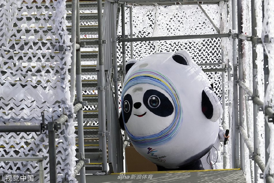 北京冬奥吉祥物冰墩墩火爆引追捧