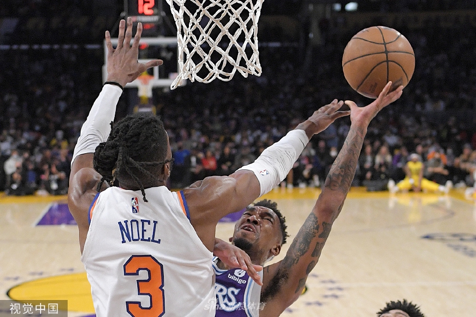 [NBA]尼克斯115-122湖人 詹皇复出砍三双