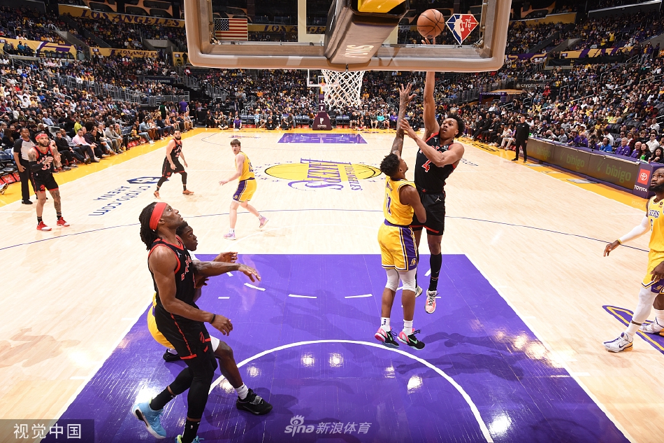 [NBA]猛龙114-103湖人 詹姆斯空砍30分