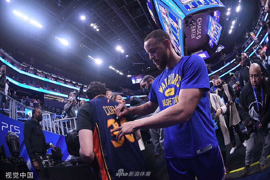 [NBA]凯尔特人110-88勇士 库里受伤离场只得3分