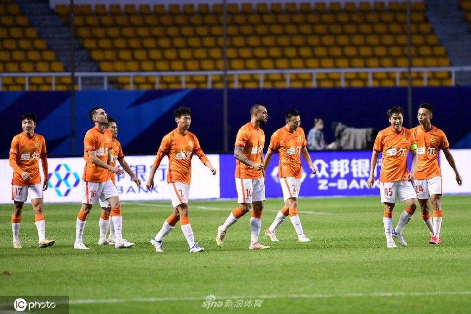 [中超]武汉长江2-1河北队