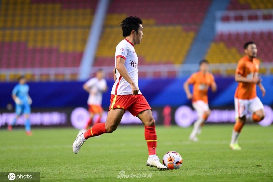 [中超]武汉长江2-1河北队