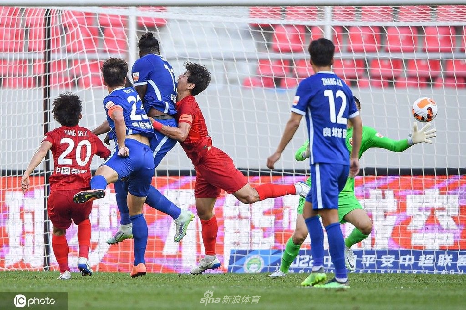 [中超]武汉三镇2-1上海海港