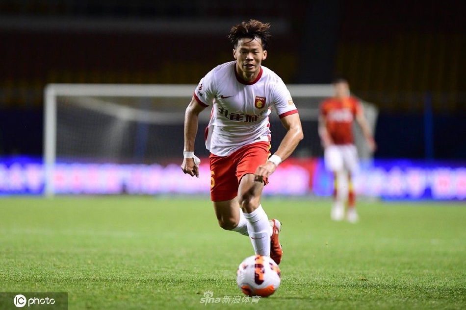 [中超]广州队1-0河北队