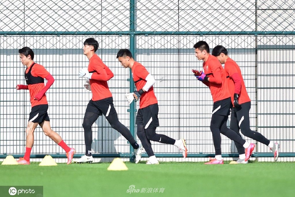 上海海港备战训练