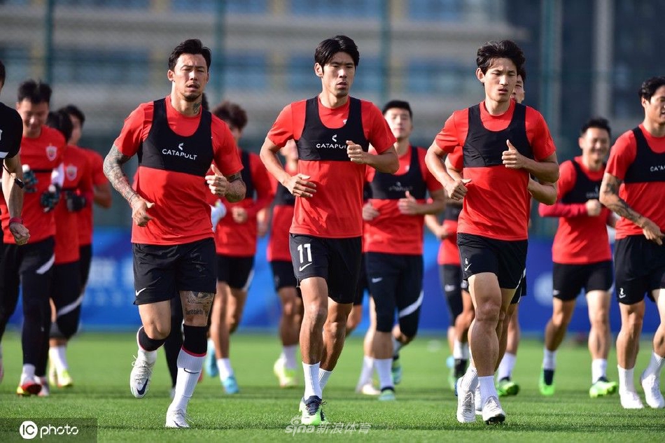 上海海港备战训练