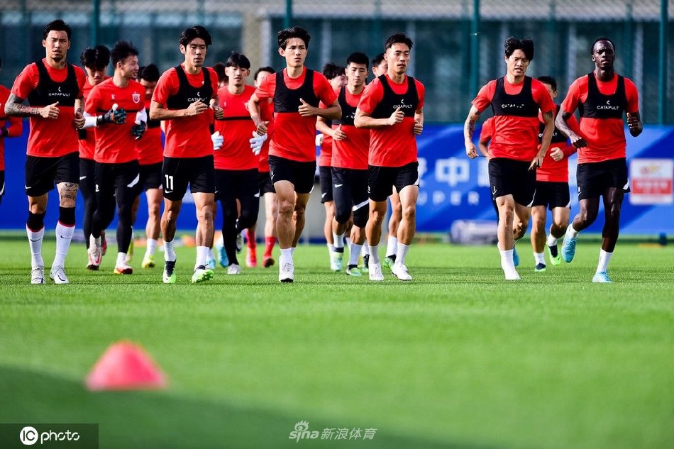 上海海港备战训练